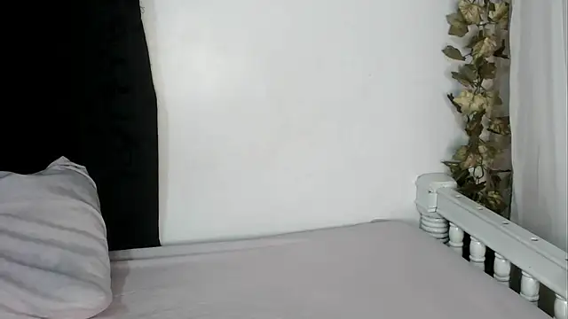 Snapshot of angelainparis28 chatting on September 20, 6:36 am angelainparis28 online show from September 20, 6:36 am