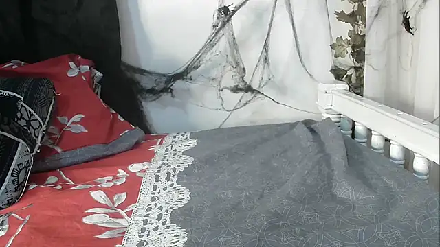 Snapshot of angelainparis28 chatting on October 24, 1:03 am angelainparis28 online show from October 24, 1:03 am