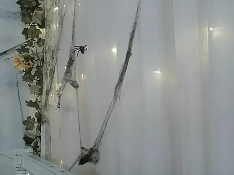 Snapshot of angelainparis28 chatting on October 27, 6:06 am angelainparis28 online show from October 27, 6:06 am