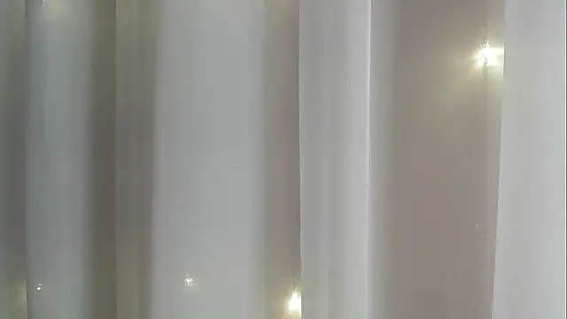 Snapshot of angelainparis28 chatting on November 6, 6:31 pm angelainparis28 online show from November 6, 6:31 pm