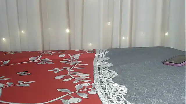 Snapshot of angelainparis28 chatting on November 23, 4:56 am angelainparis28 online show from November 23, 4:56 am