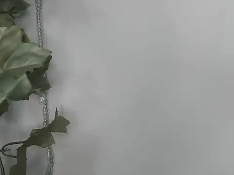 Snapshot of angelainparis28 chatting on November 24, 7:41 am angelainparis28 online show from November 24, 7:41 am