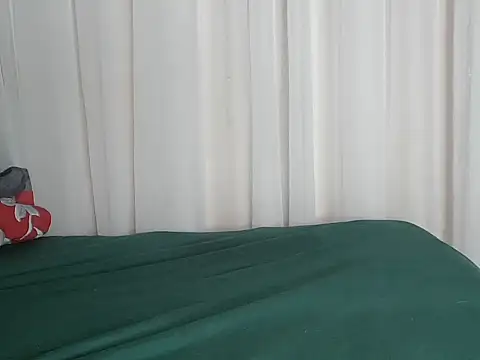 Snapshot of angelainparis28 chatting on November 29, 5:10 am angelainparis28 online show from November 29, 5:10 am