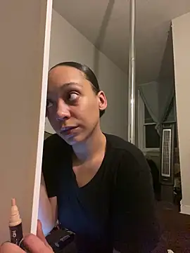 Velvetraexo online show from April 11, 12:15 am