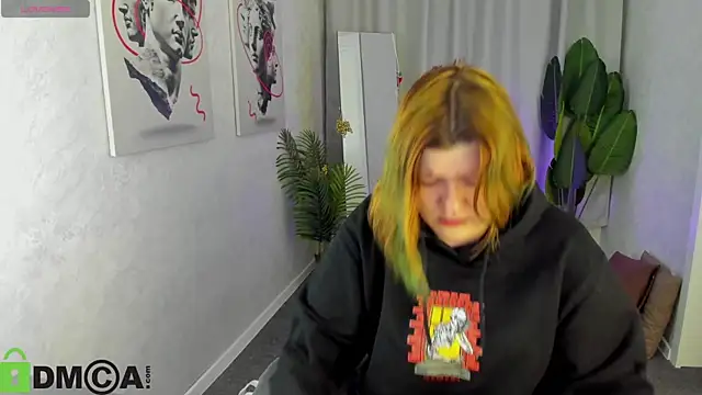 Michele Greenn online show from January 13, 1:11 am