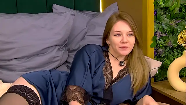 VeraHaze online show from November 11, 2:22 am