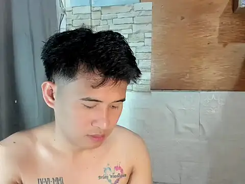Snapshot of Adim-pinoy146 chatting on May 6, 9:03 am Adim-pinoy146 online show from May 6, 9:03 am