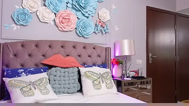 JenniferLovve online show from June 30, 4:13 am