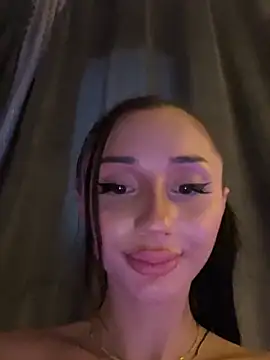 JenniferLovve online show from July 15, 5:18 pm