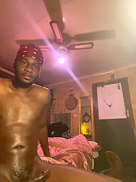 Snapshot of black_Man_dingo chatting on November 23, 11:59 pm black Man dingo online show from November 23, 11:59 pm