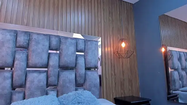 owen  johnson online show from December 17, 12:00 pm