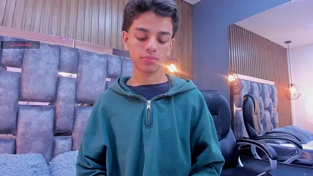 owen  johnson online show from April 13, 11:37 am