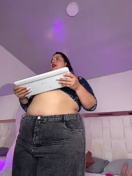 Snapshot of SamanthaDiamonds_ chatting on September 19, 6:37 am SamanthaDiamonds online show from September 19, 6:37 am