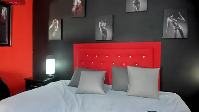 lilyth adam online show from March 27, 7:35 pm