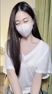 Snapshot of Ninii-b chatting on November 11, 2:28 pm Ninii-b online show from November 11, 2:28 pm