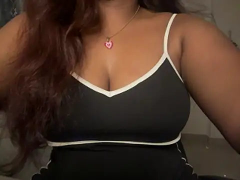 Snapshot of Niveda_21 chatting on April 13, 6:46 pm Niveda 21 online show from April 13, 6:46 pm