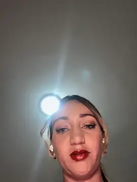 Ninabigtitied online show from February 14, 11:29 am