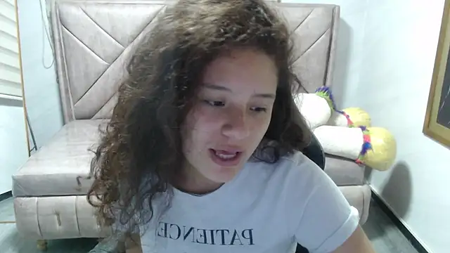 Velvet Moon V online show from October 27, 1:04 pm