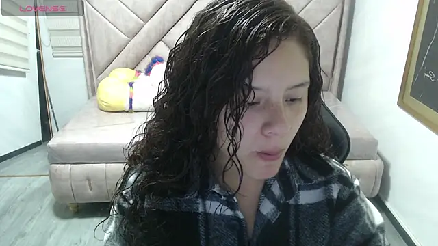 Velvet Moon V online show from January 19, 1:15 pm