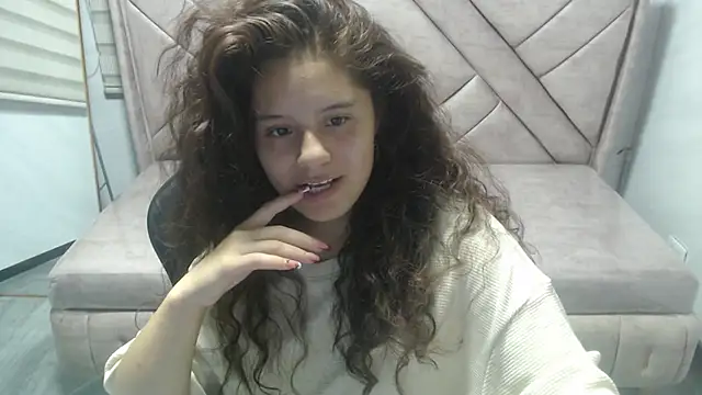 Velvet Moon V online show from March 17, 9:18 pm