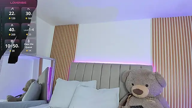 naishaa  online show from October 1, 6:58 pm