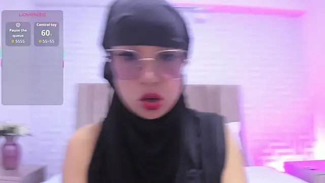 naishaa  online show from December 16, 6:46 pm