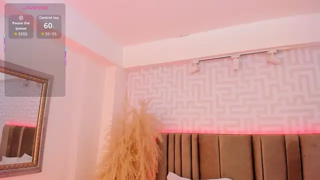 Snapshot of naishaa_ chatting on May 15, 6:26 pm naishaa online show from May 15, 6:26 pm