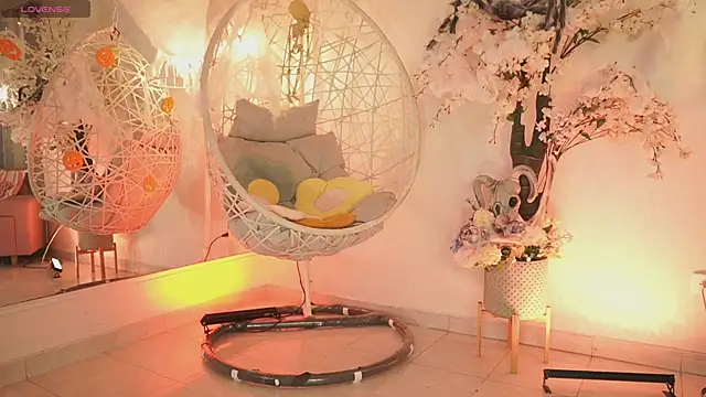 JadeSummerr online show from October 3, 11:40 am