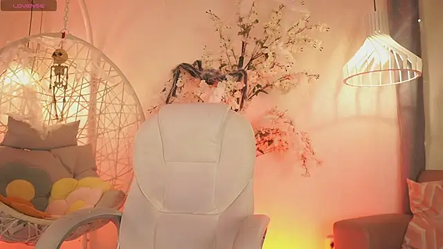 JadeSummerr online show from October 6, 11:40 am