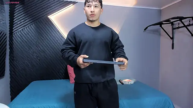 Horny nick18 online show from March 19, 11:47 am