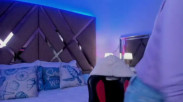 BelhaLawuo online show from October 2, 8:05 pm