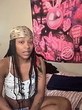 Snapshot of PrettyBabriexox chatting on April 19, 1:32 pm PrettyBabriexox online show from April 19, 1:32 pm