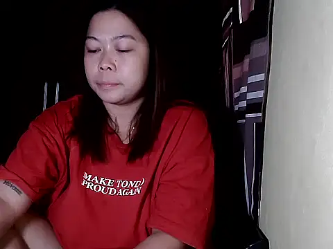 Snapshot of mimi15 chatting on February 19, 7:37 am mimi15 online show from February 19, 7:37 am