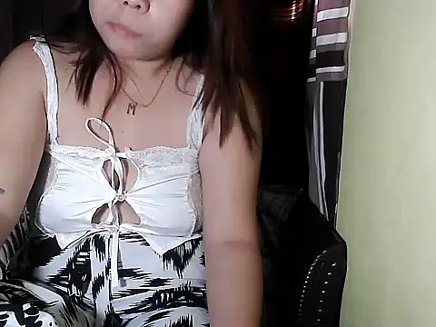 Snapshot of mimi15 chatting on March 2, 7:09 am mimi15 online show from March 2, 7:09 am