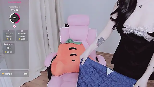 Snapshot of Miu-999 chatting on October 2, 2:07 am Miu-999 online show from October 2, 2:07 am