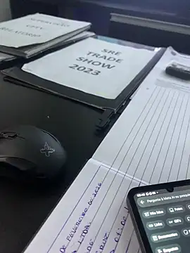 Snapshot of envolvemteX chatting on February 16, 8:43 am envolvemteX online show from February 16, 8:43 am