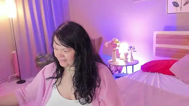 Snapshot of sandra_jackson chatting on February 28, 2:45 am sandra jackson online show from February 28, 2:45 am