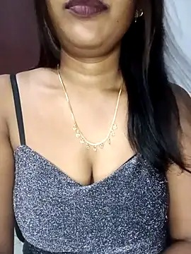 Tamil kavinila online show from April 5, 4:15 pm