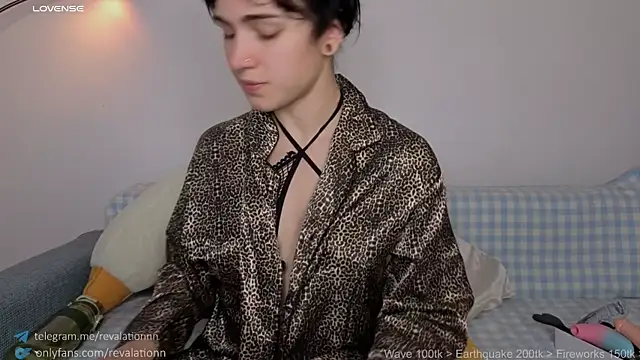 Snapshot of revalation_ chatting on October 19, 3:12 pm revalation online show from October 19, 3:12 pm