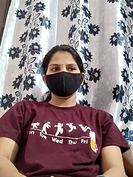 poojam93 online show from April 7, 2:12 am