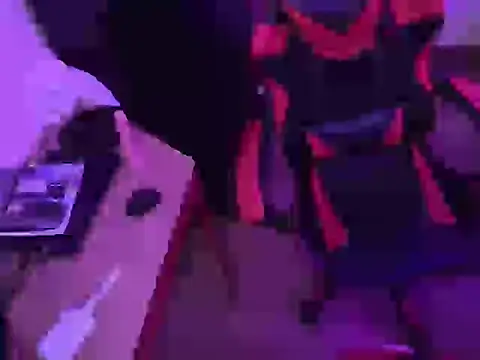 Snapshot of ChloeSnoww chatting on September 30, 3:22 am ChloeSnoww online show from September 30, 3:22 am