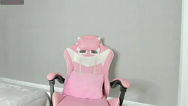 Snapshot of kendal_hot01 chatting on November 24, 6:07 pm kendal hot01 online show from November 24, 6:07 pm