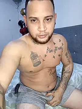 Catire10  online show from April 24, 8:55 pm