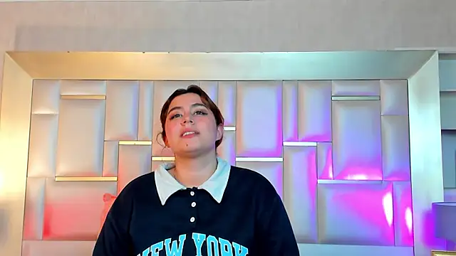 Snapshot of AdelaTaylor chatting on November 6, 11:48 pm AdelaTaylor online show from November 6, 11:48 pm