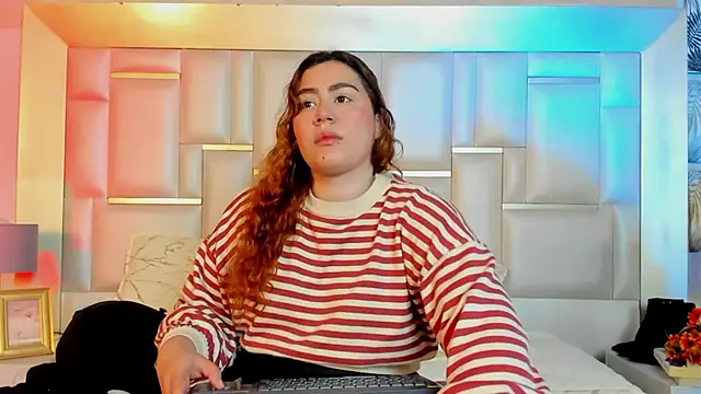 Snapshot of AdelaTaylor chatting on November 20, 1:11 pm AdelaTaylor online show from November 20, 1:11 pm