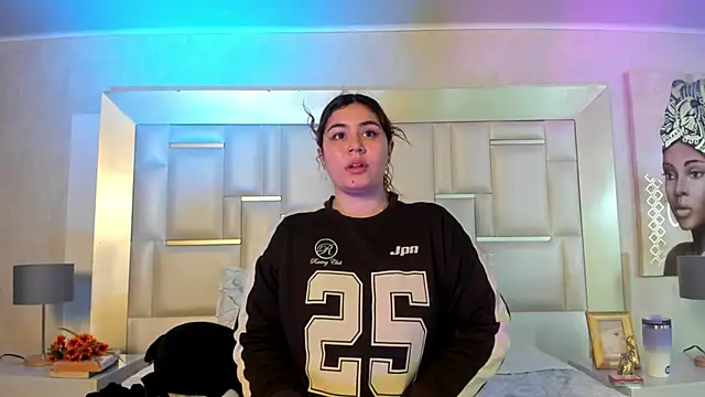 Snapshot of AdelaTaylor chatting on December 14, 11:48 am AdelaTaylor online show from December 14, 11:48 am