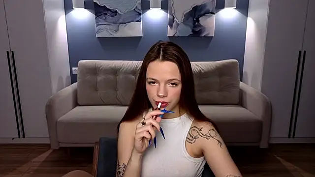 Snapshot of AliceDelaney chatting on November 19, 8:31 pm AliceDelaney online show from November 19, 8:31 pm