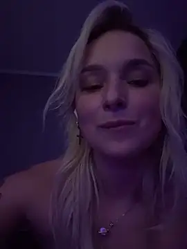 Snapshot of LilFleurish chatting on October 21, 7:36 pm LilFleurish online show from October 21, 7:36 pm