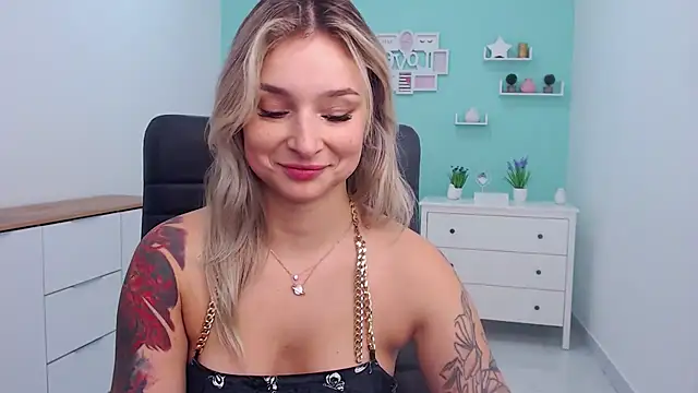 Snapshot of LilFleurish chatting on November 7, 5:29 am LilFleurish online show from November 7, 5:29 am