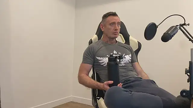 Snapshot of TheDonnyBasilisk chatting on December 14, 9:52 pm TheDonnyBasilisk online show from December 14, 9:52 pm